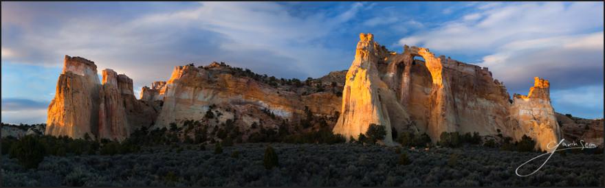 Working along the way - Gavin is not just talking about how artists have made images through the centuries, he's making them himself and talking about it along the way - Grosvenor Arch Utah